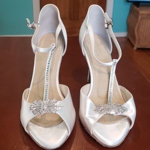 Satin wedding/dance shoes with suede dancing sole